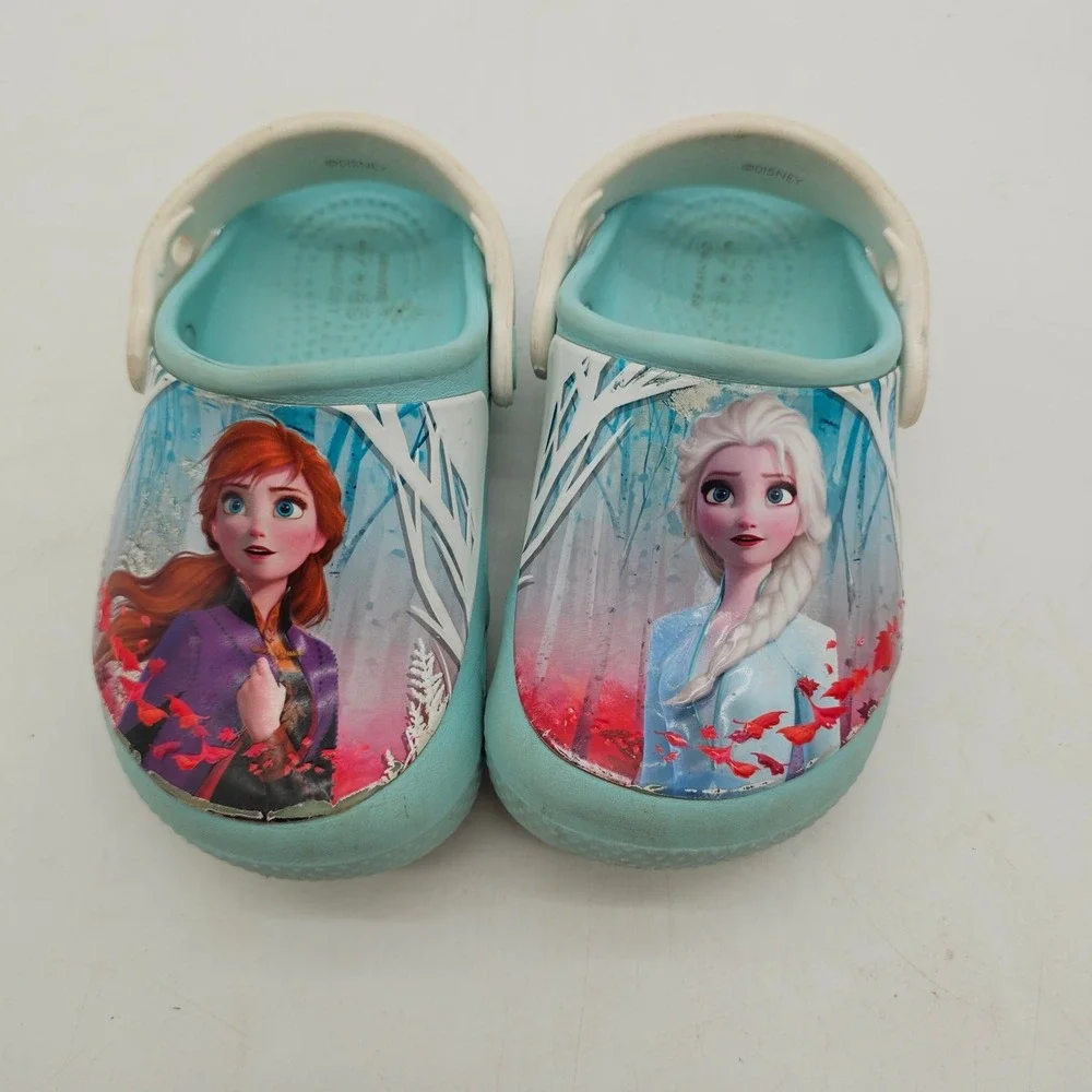 Toddler girl Crocs Disney  Frozen 2 Size 8 shoes